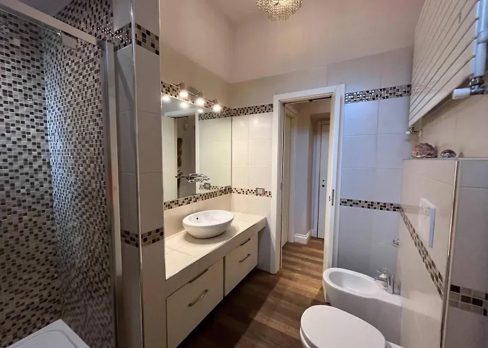 Chandelier - Center Lejlighed Milano