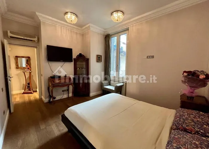 Chandelier - Center Milano